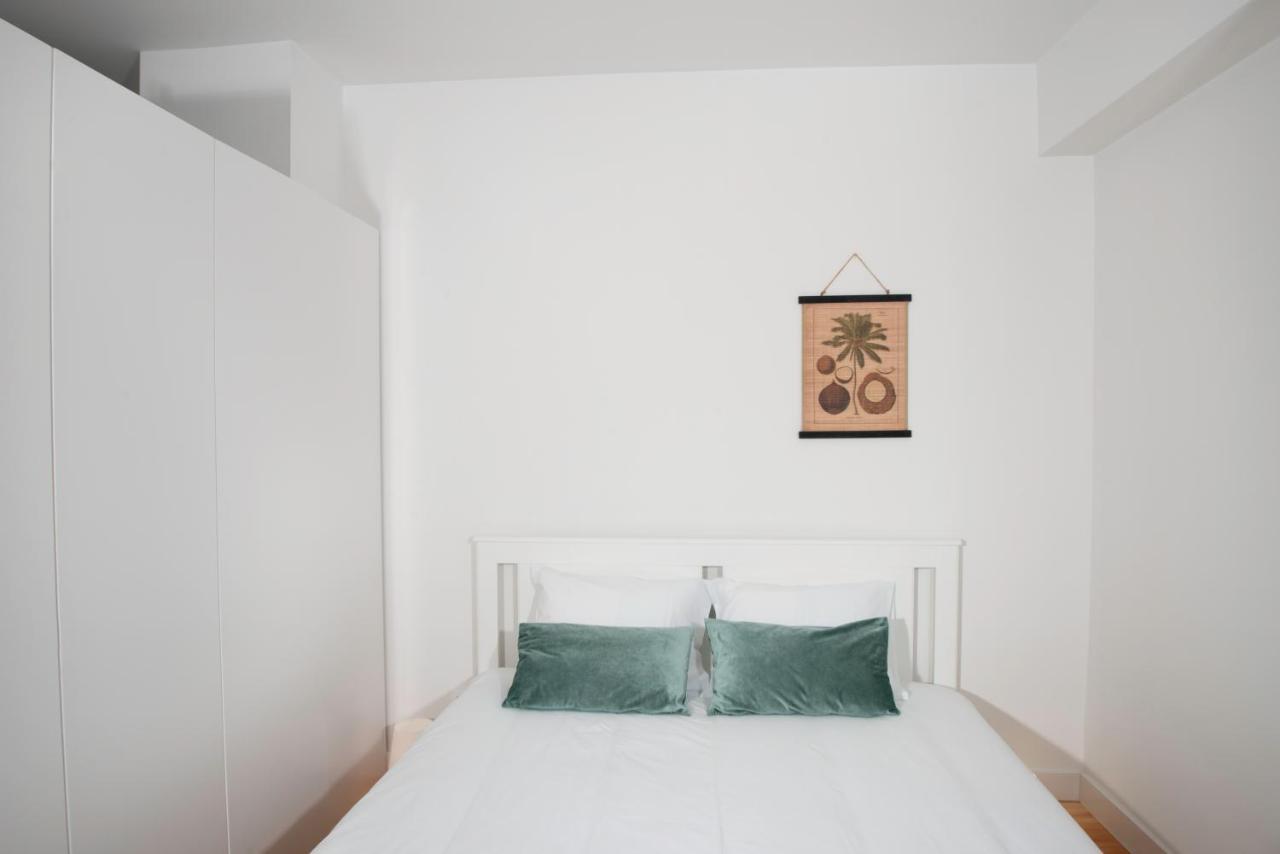 Guest H4U - Porto Batalha City Center Bagian luar foto
