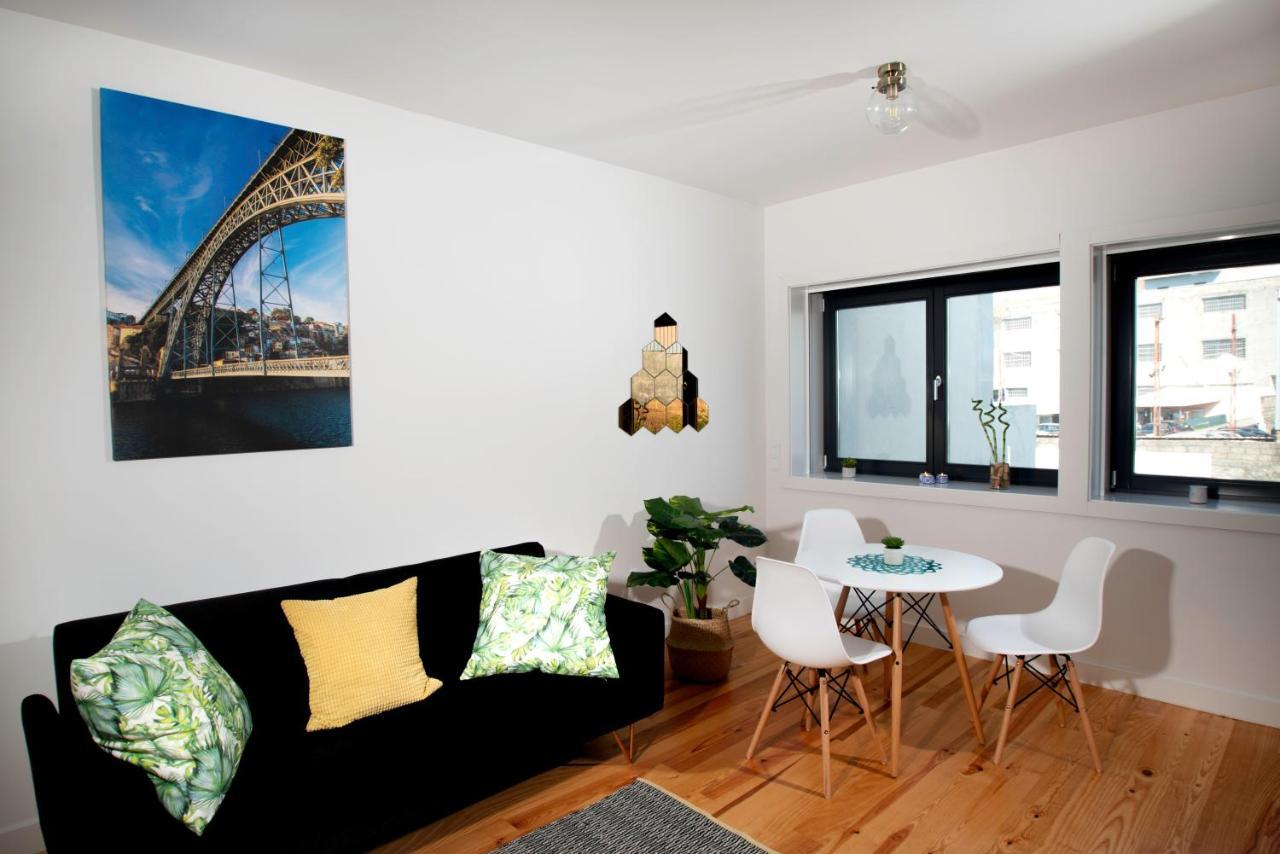 Guest H4U - Porto Batalha City Center Bagian luar foto