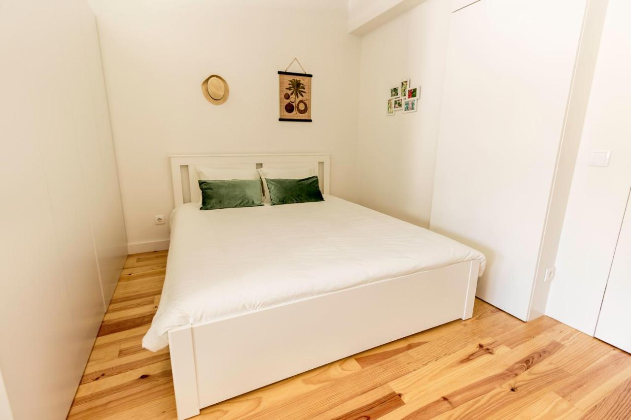 Guest H4U - Porto Batalha City Center Bagian luar foto
