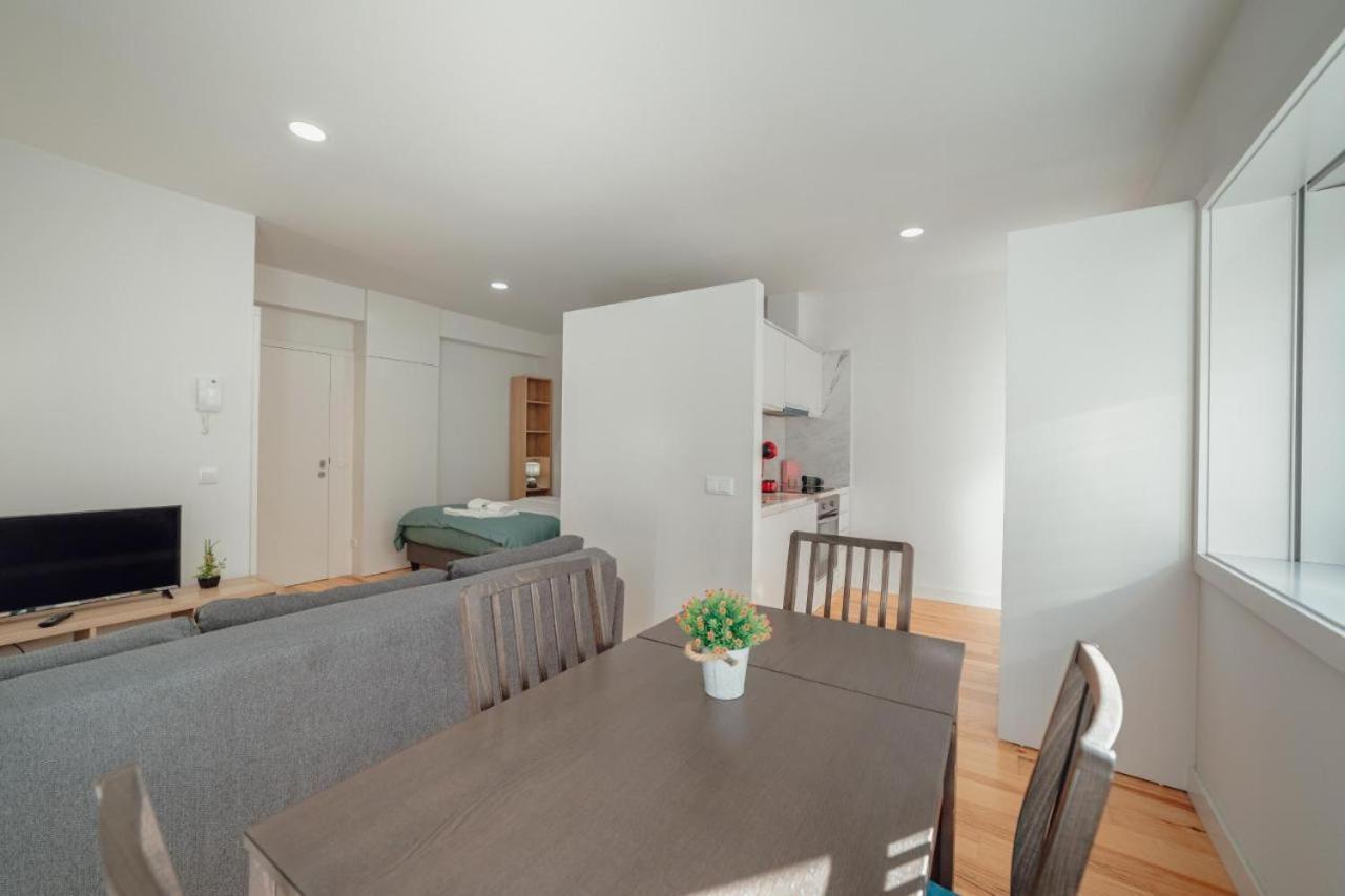 Guest H4U - Porto Batalha City Center Bagian luar foto
